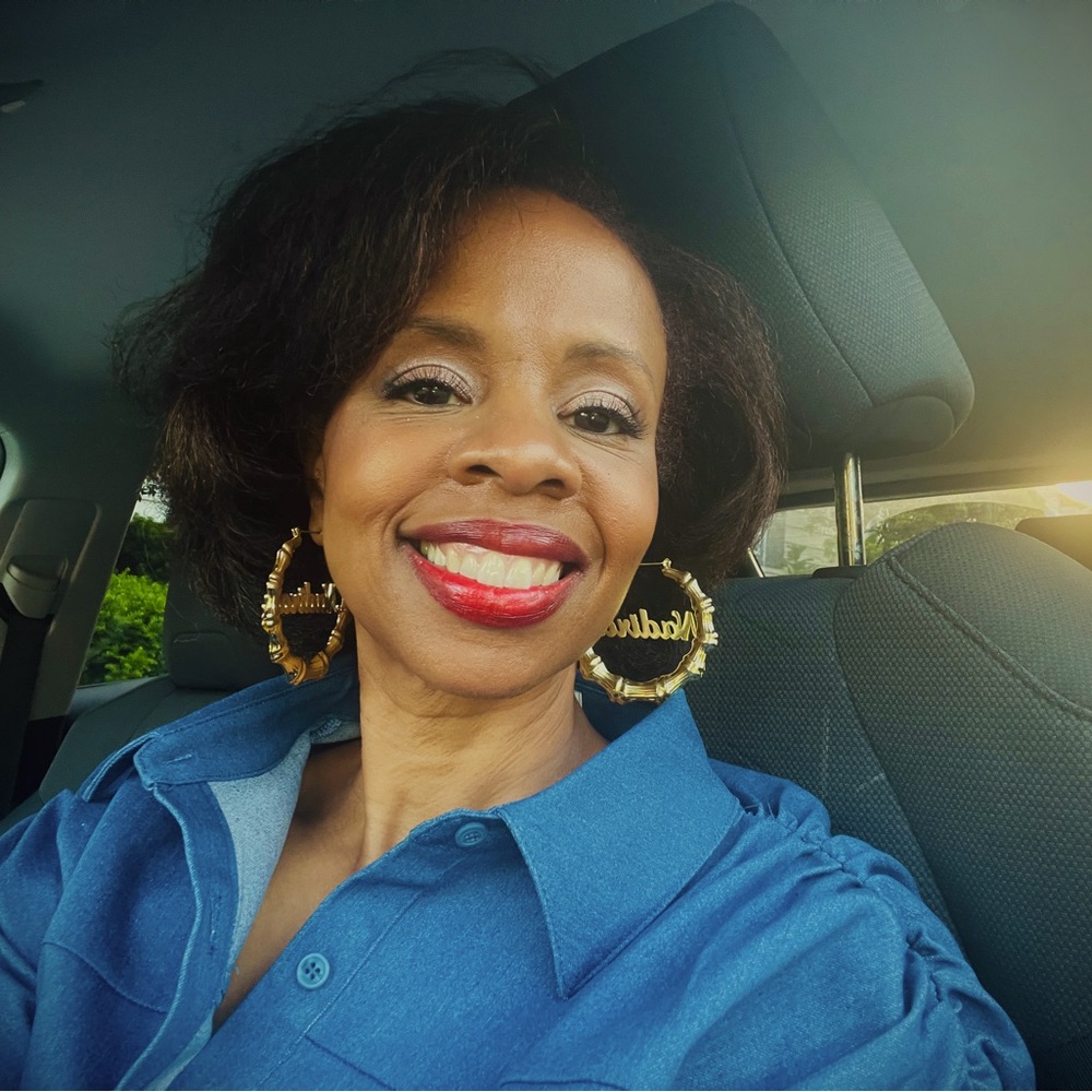 Meet your Posher, Nadirah